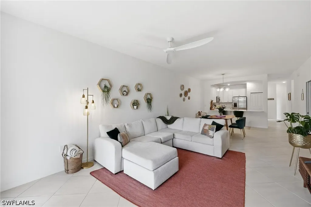 2584 Vine Avenue Naples FL 34120