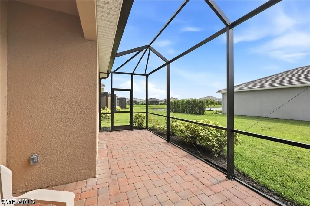 2584 Vine Avenue Naples FL 34120