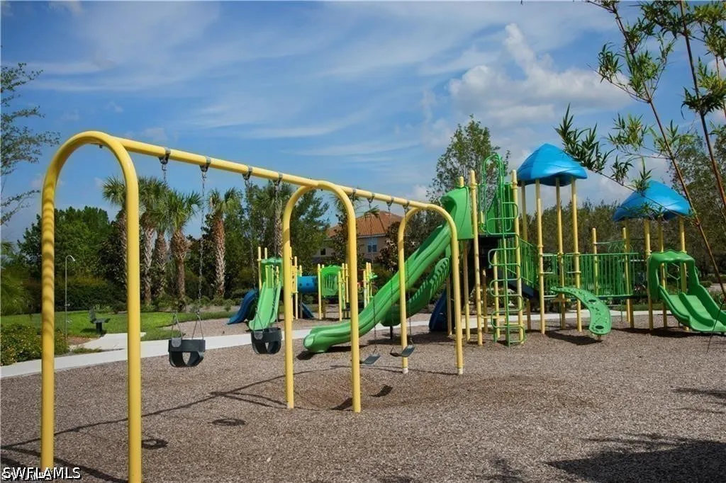 2584 Vine Avenue Naples FL 34120