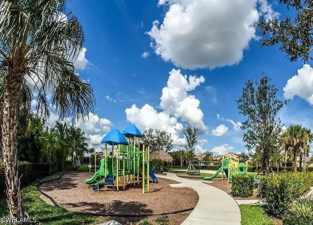2584 Vine Avenue Naples FL 34120