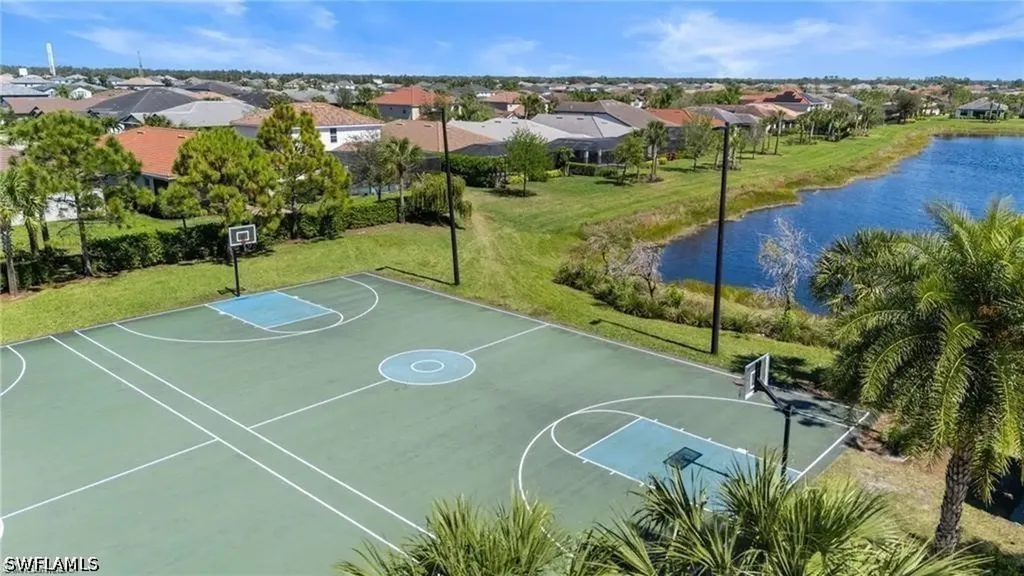 2584 Vine Avenue Naples FL 34120