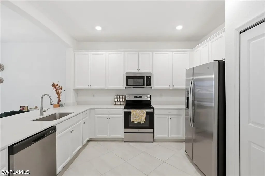 2584 Vine Avenue Naples FL 34120