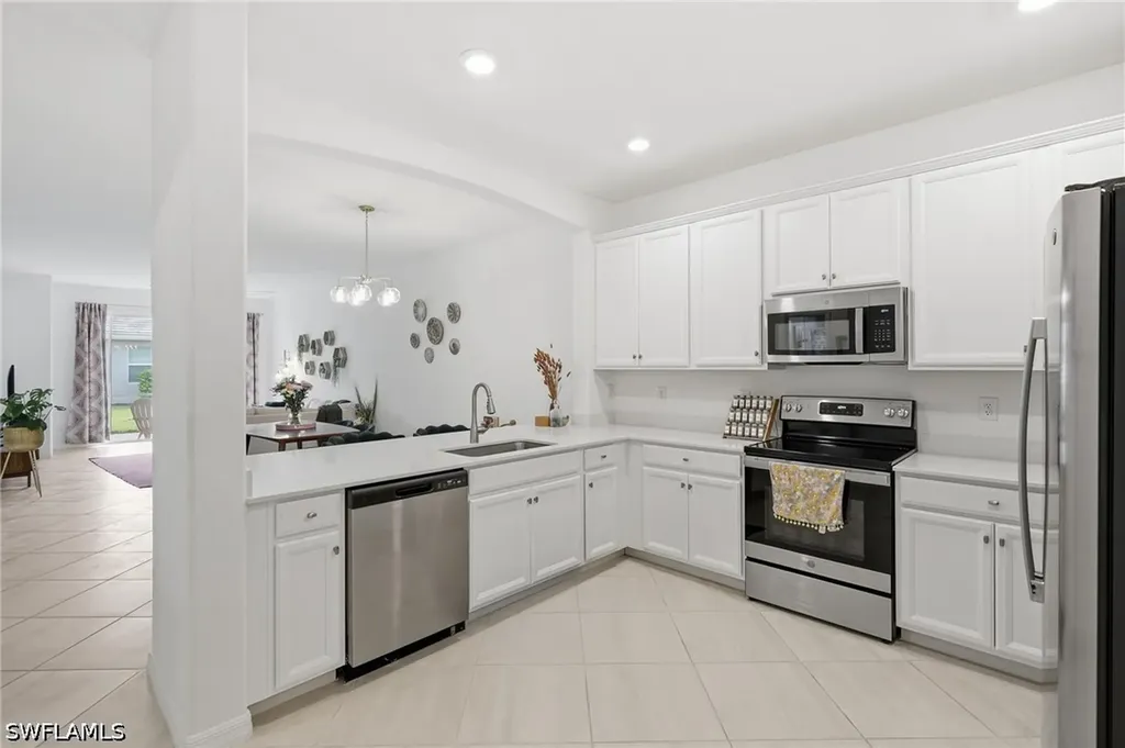 2584 Vine Avenue Naples FL 34120