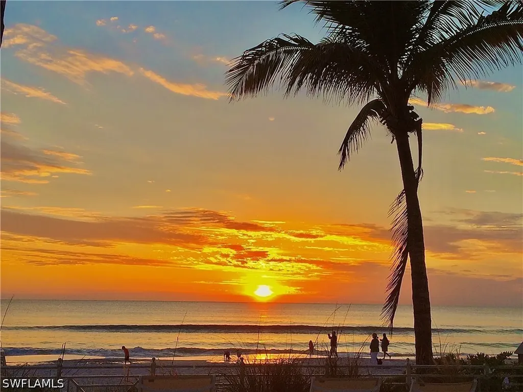 Naples FL, 275 Indies Way, Unit 805