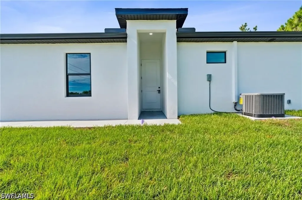 1011 & 1013 Abrams Boulevard Lehigh Acres FL 33971