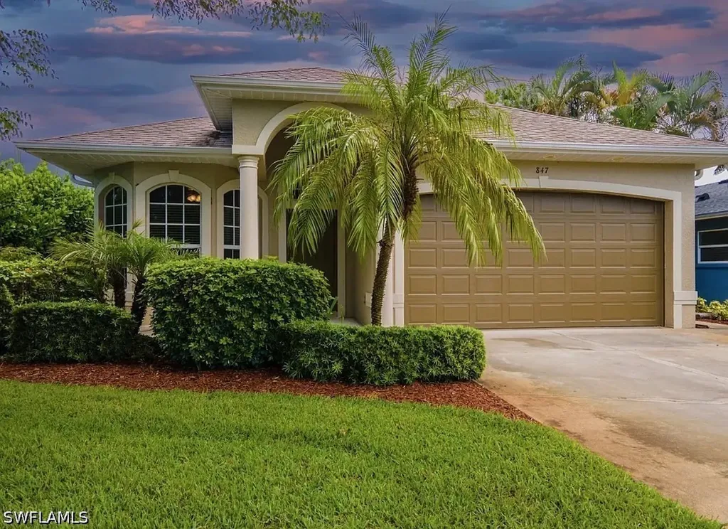 847 98th Avenue N Naples FL 34108