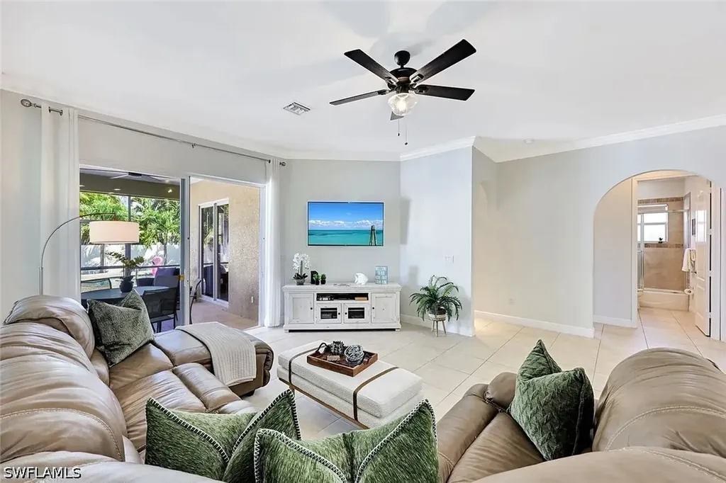 847 98th Avenue N Naples FL 34108