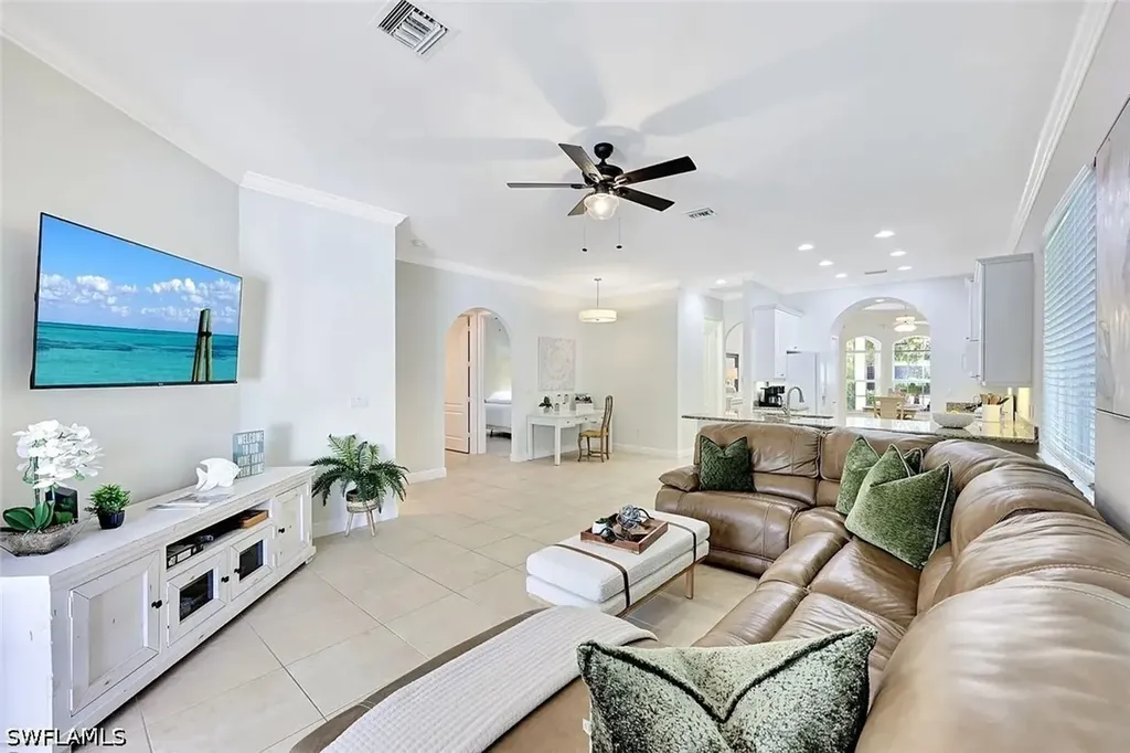 847 98th Avenue N Naples FL 34108