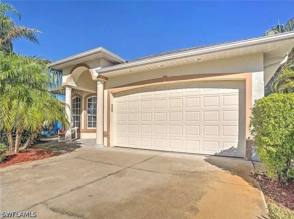 847 98th Avenue N Naples FL 34108