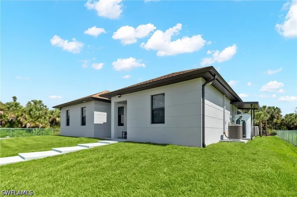 2759 18th Avenue SE Naples FL 34117