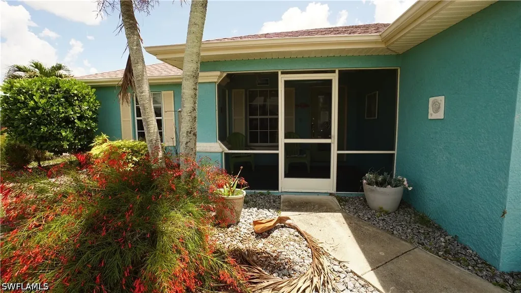 900 NW Embers Terrace Cape Coral FL 33993