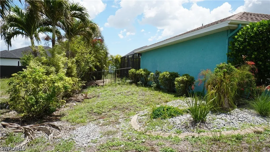 900 NW Embers Terrace Cape Coral FL 33993