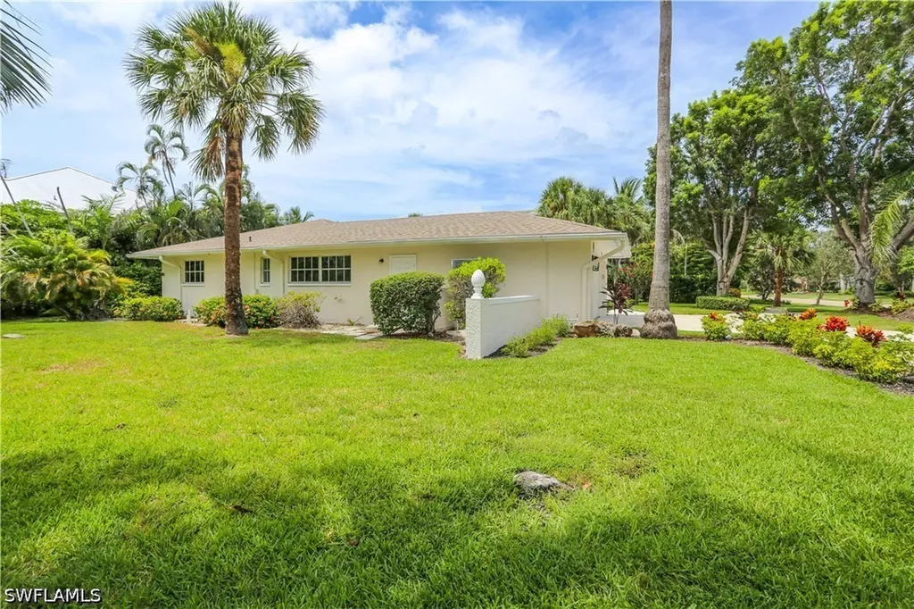 2901 Crayton Road Naples FL 34103