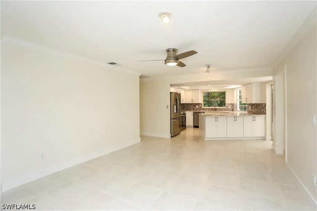 2901 Crayton Road Naples FL 34103