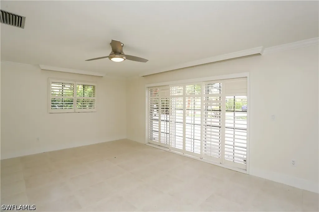 2901 Crayton Road Naples FL 34103