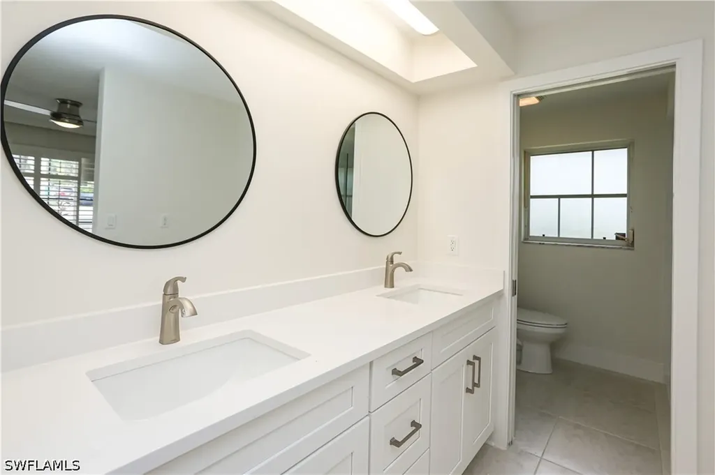 2901 Crayton Road Naples FL 34103
