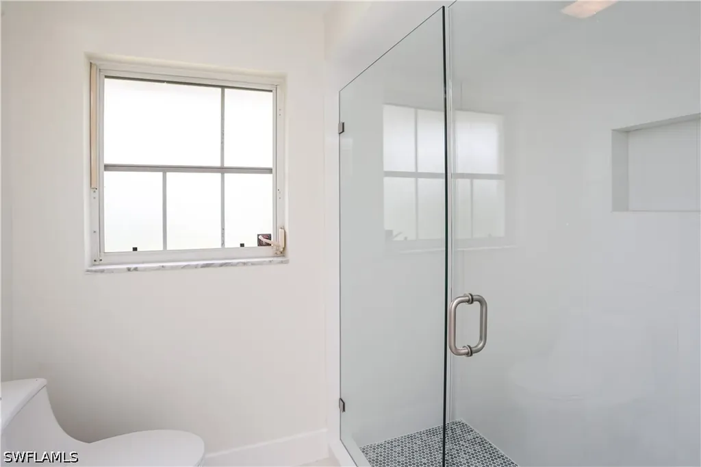 2901 Crayton Road Naples FL 34103