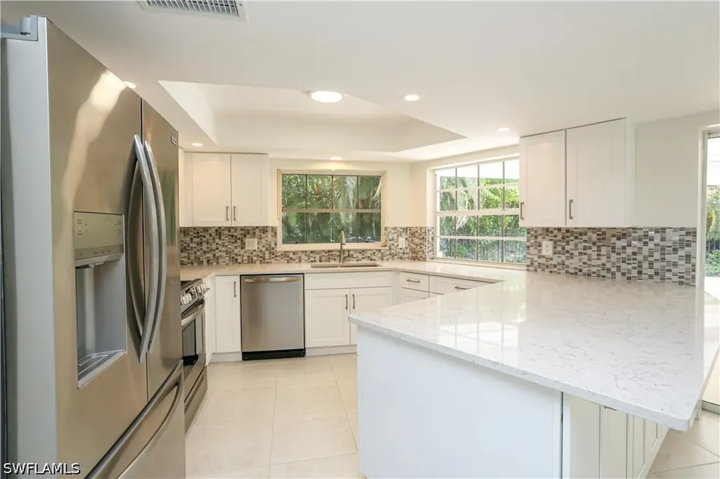 2901 Crayton Road Naples FL 34103