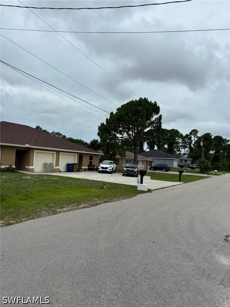 4713 13th Street SW Lehigh Acres FL 33973