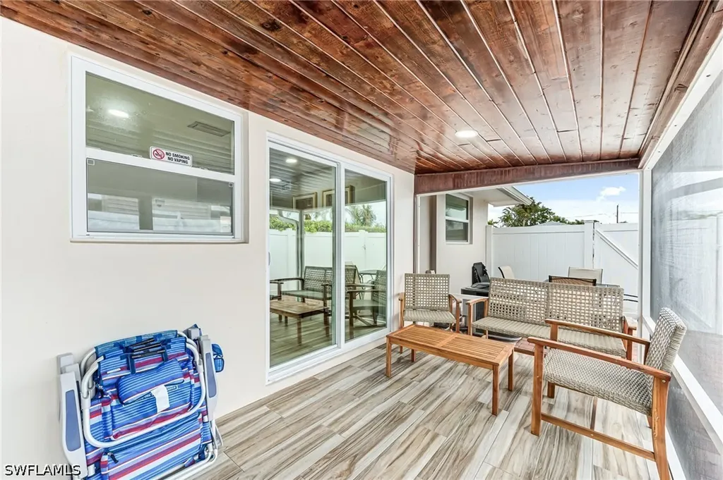 668 97th Avenue N Naples FL 34108