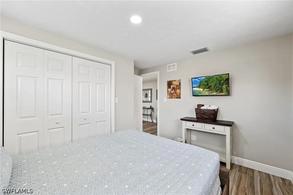 668 97th Avenue N Naples FL 34108