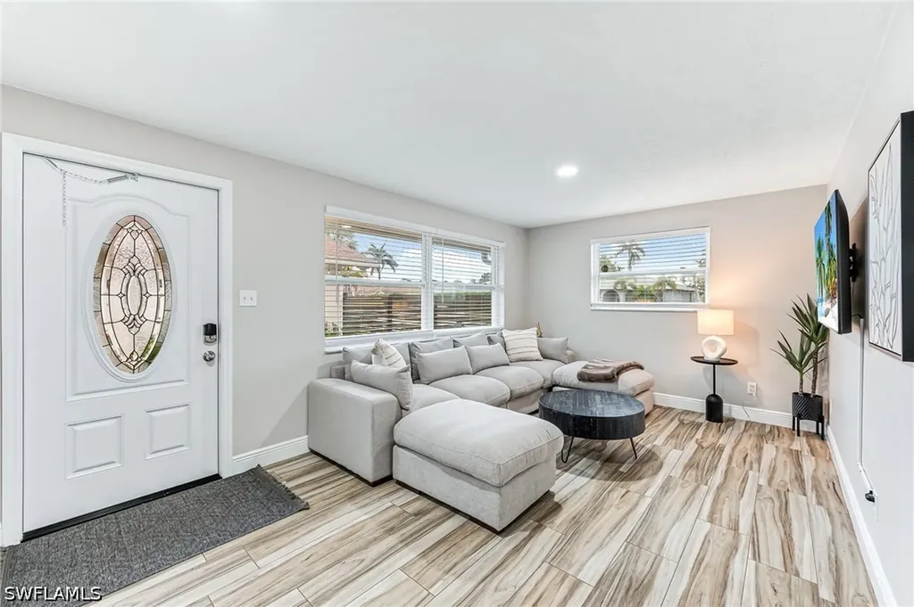 668 97th Avenue N Naples FL 34108