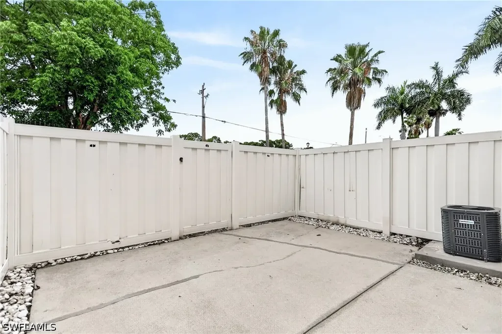 3610 Pine Oak Circle Fort Myers FL 33916