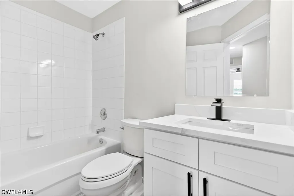 3610 Pine Oak Circle Fort Myers FL 33916