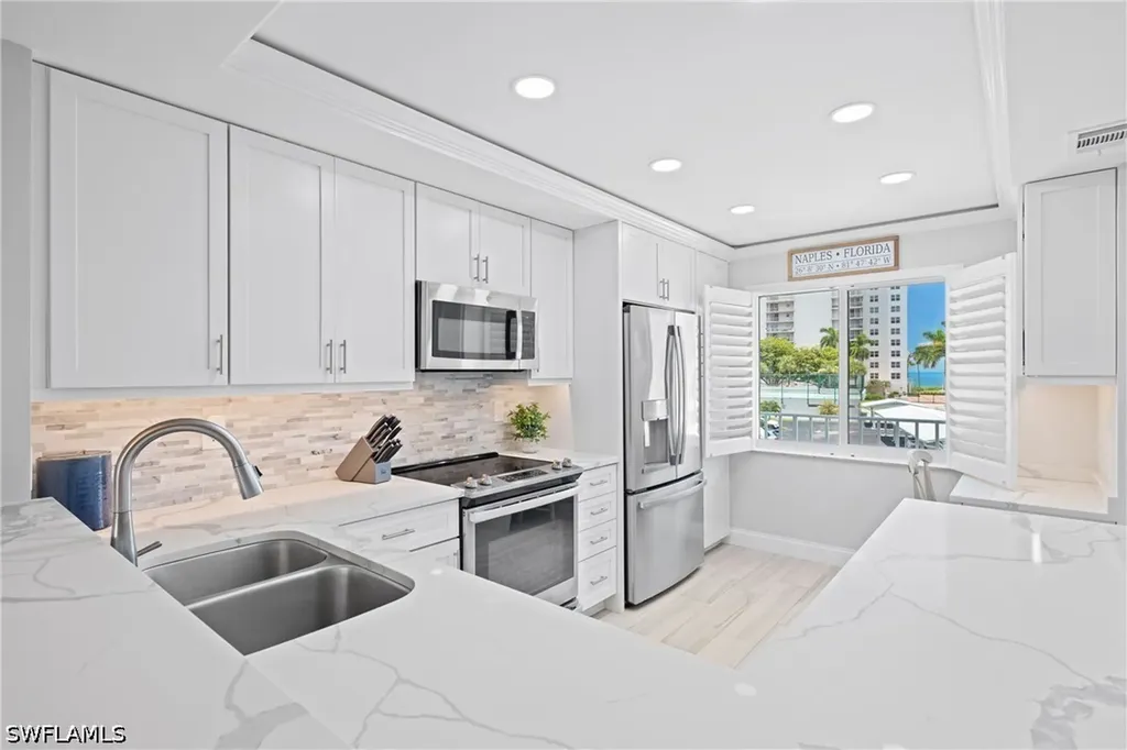10684 Gulf Shore Drive Naples FL 34108