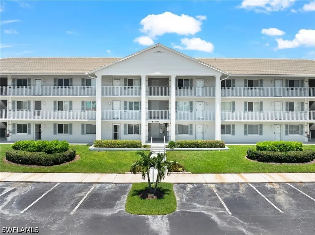 10684 Gulf Shore Drive Naples FL 34108