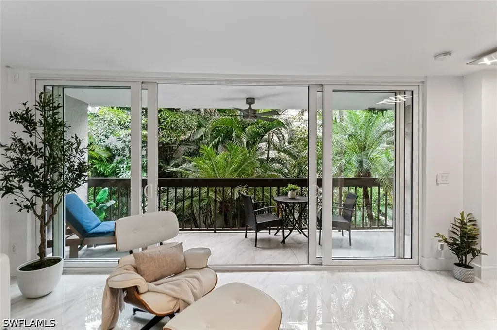 995 9th Avenue S Naples FL 34102