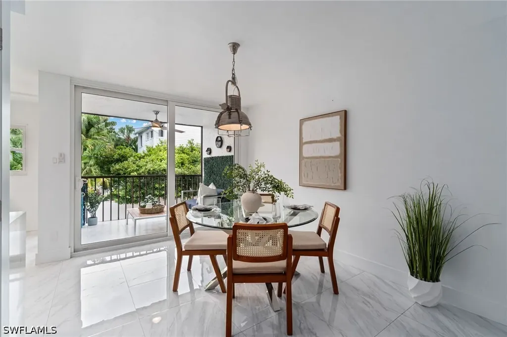 995 9th Avenue S Naples FL 34102