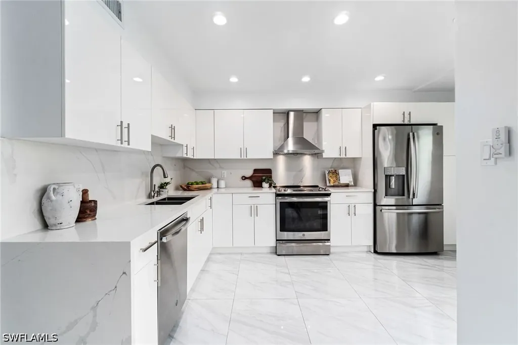 995 9th Avenue S Naples FL 34102