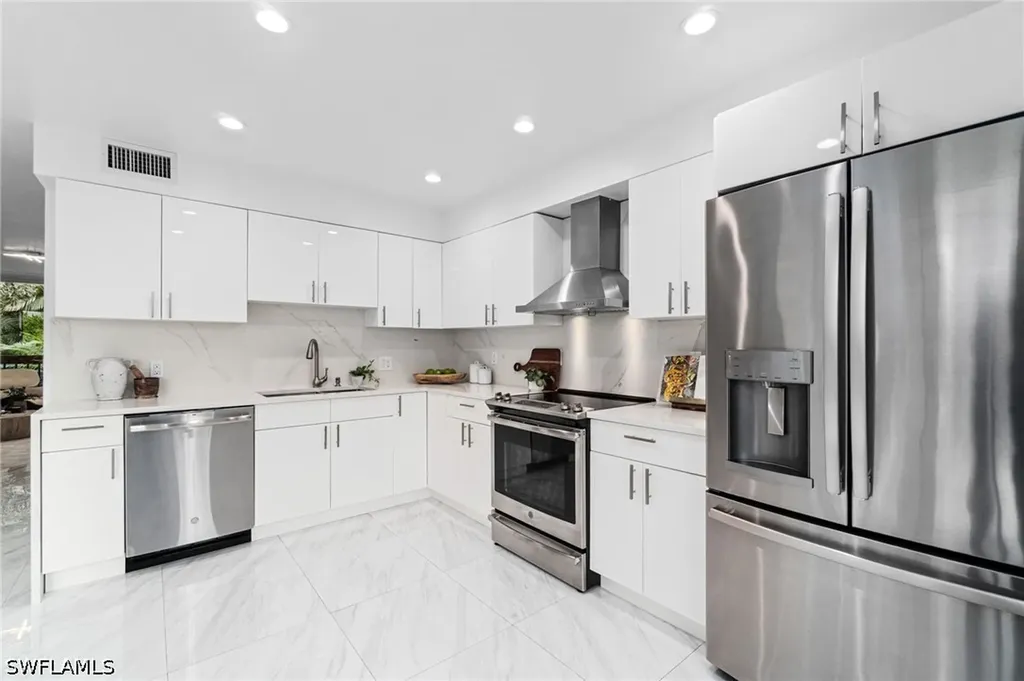 995 9th Avenue S Naples FL 34102