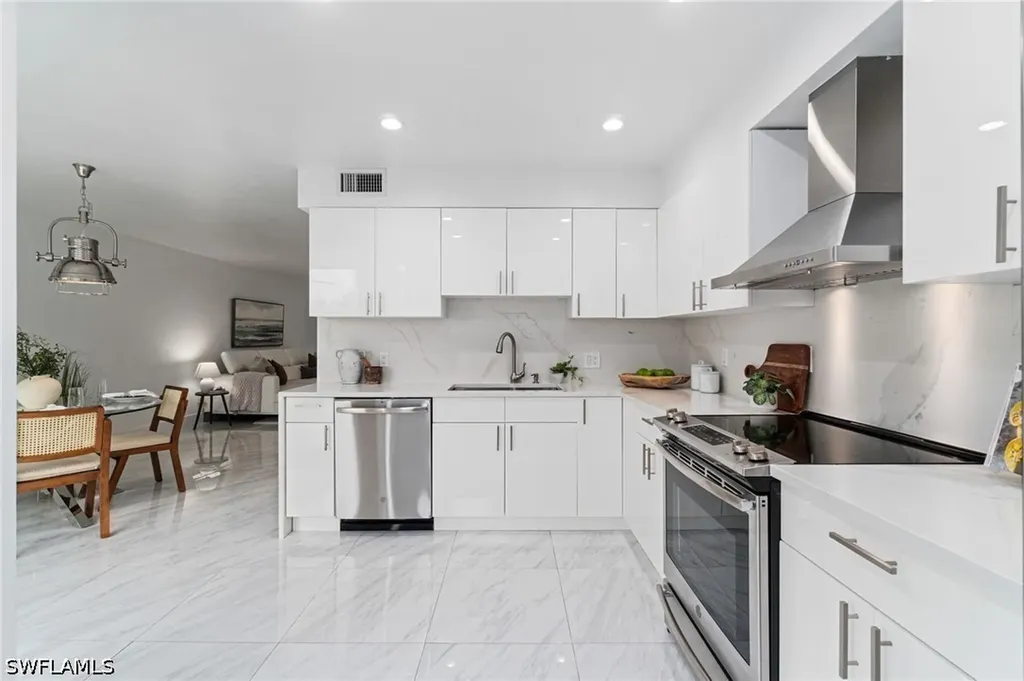 995 9th Avenue S Naples FL 34102