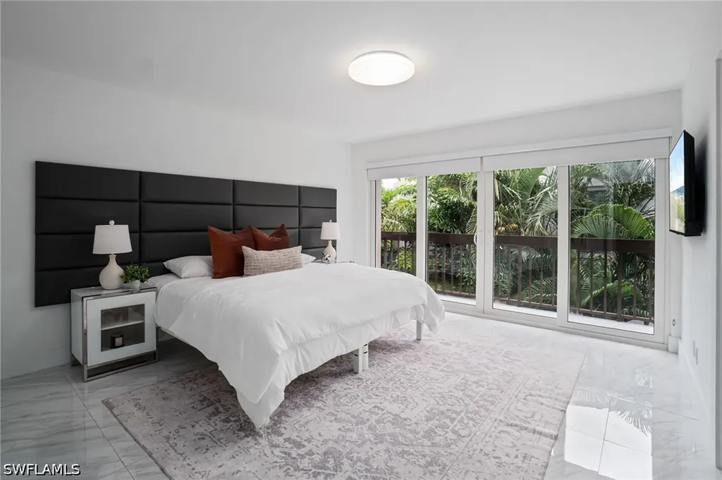 995 9th Avenue S Naples FL 34102