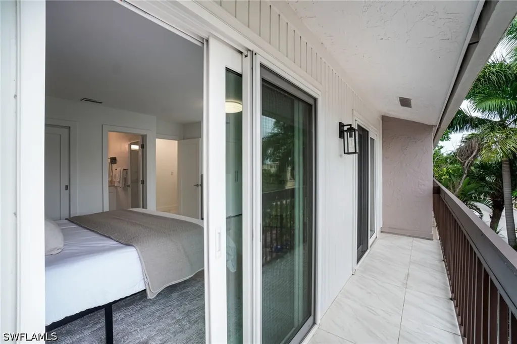 995 9th Avenue S Naples FL 34102