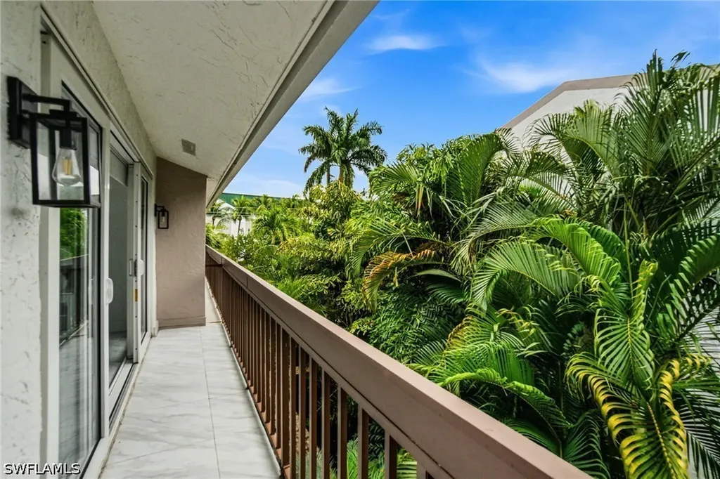 995 9th Avenue S Naples FL 34102