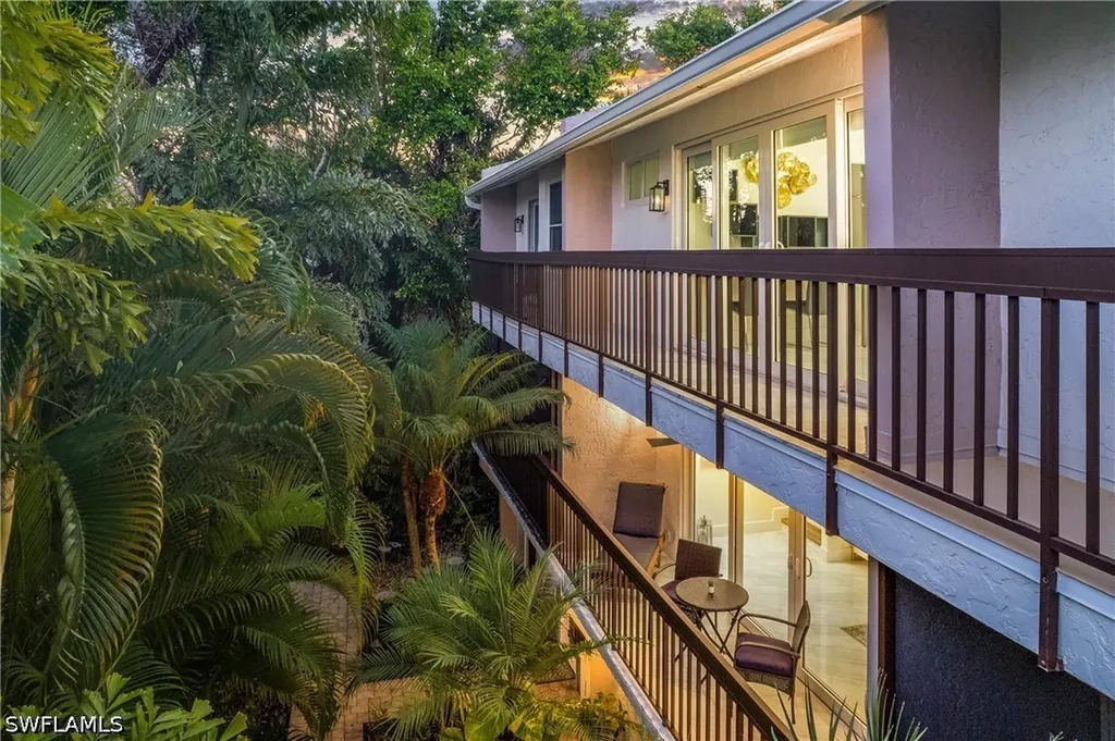 995 9th Avenue S Naples FL 34102