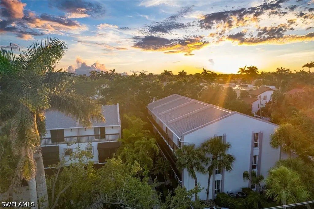 995 9th Avenue S Naples FL 34102