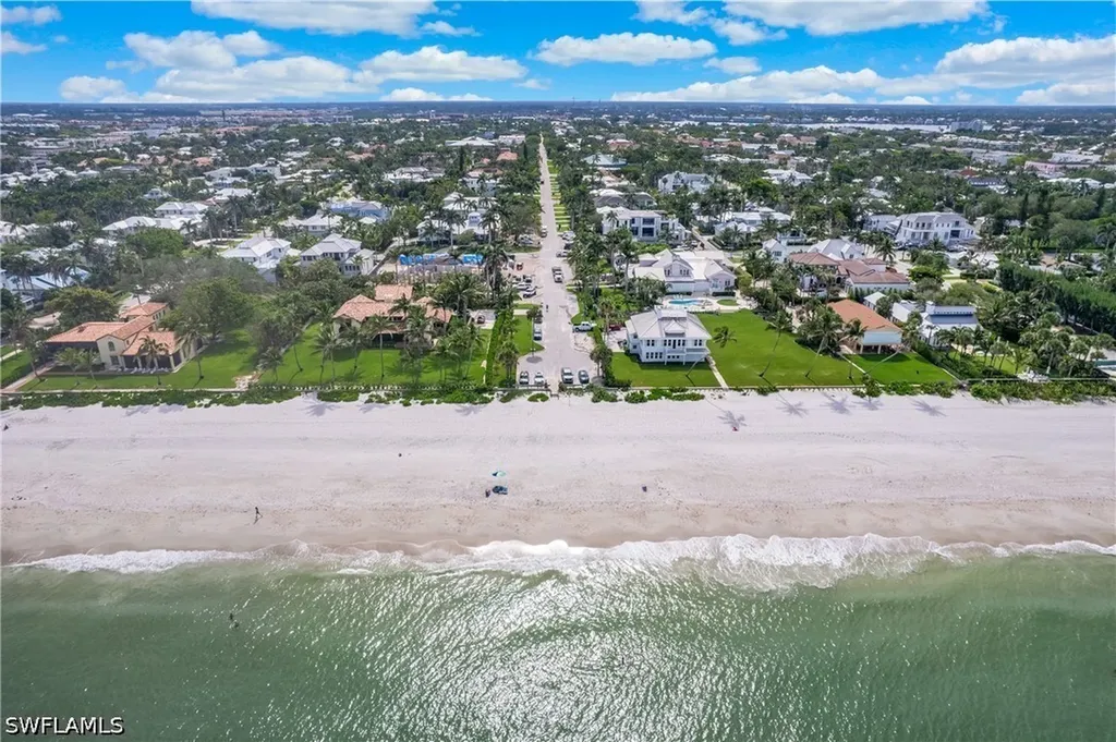 995 9th Avenue S Naples FL 34102