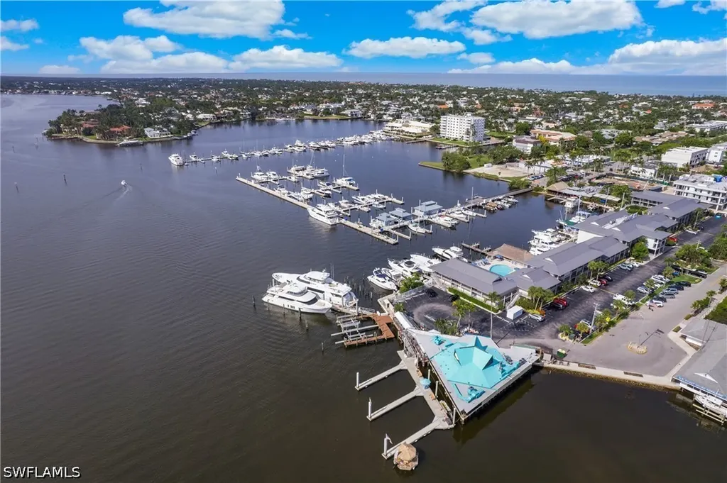 995 9th Avenue S Naples FL 34102