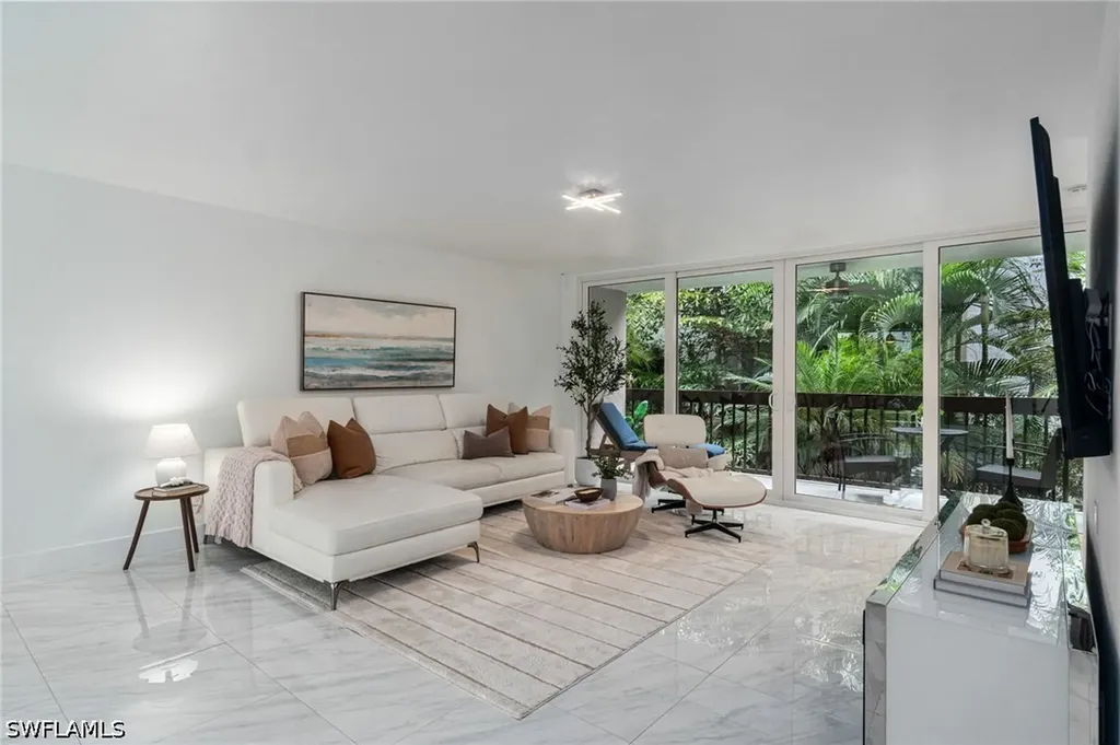995 9th Avenue S Naples FL 34102
