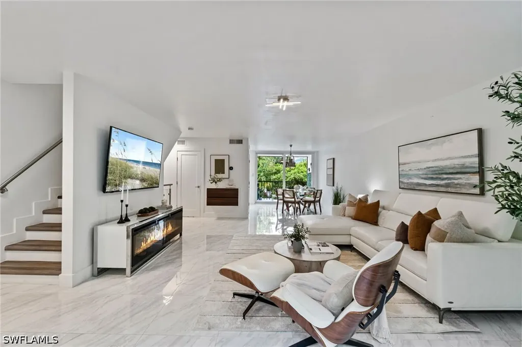 995 9th Avenue S Naples FL 34102