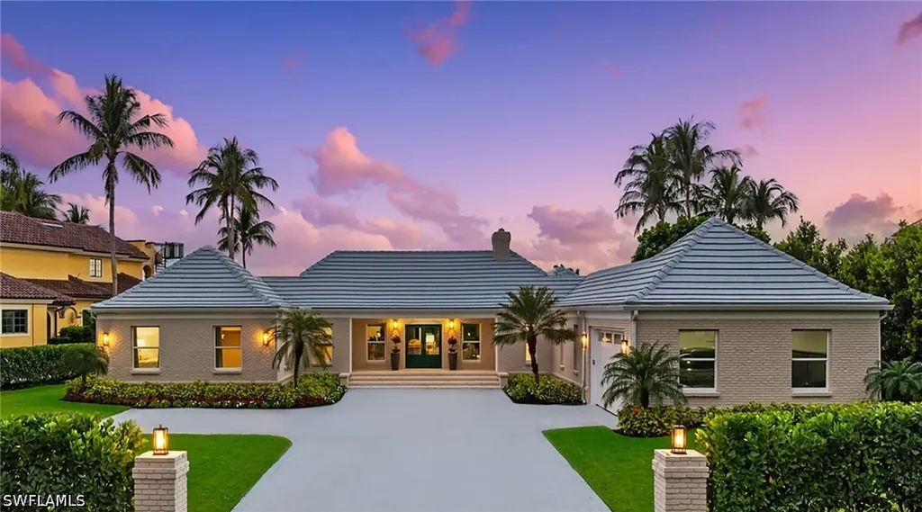 440 Kings Town Drive Naples FL 34102