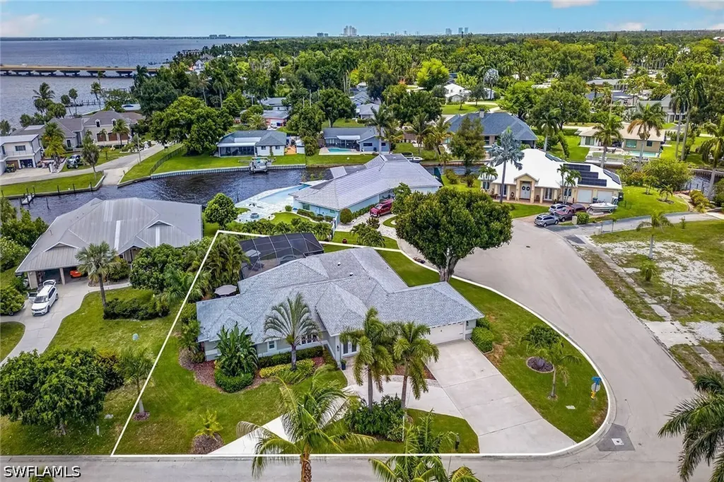 8390 Riviera Avenue Fort Myers FL 33919