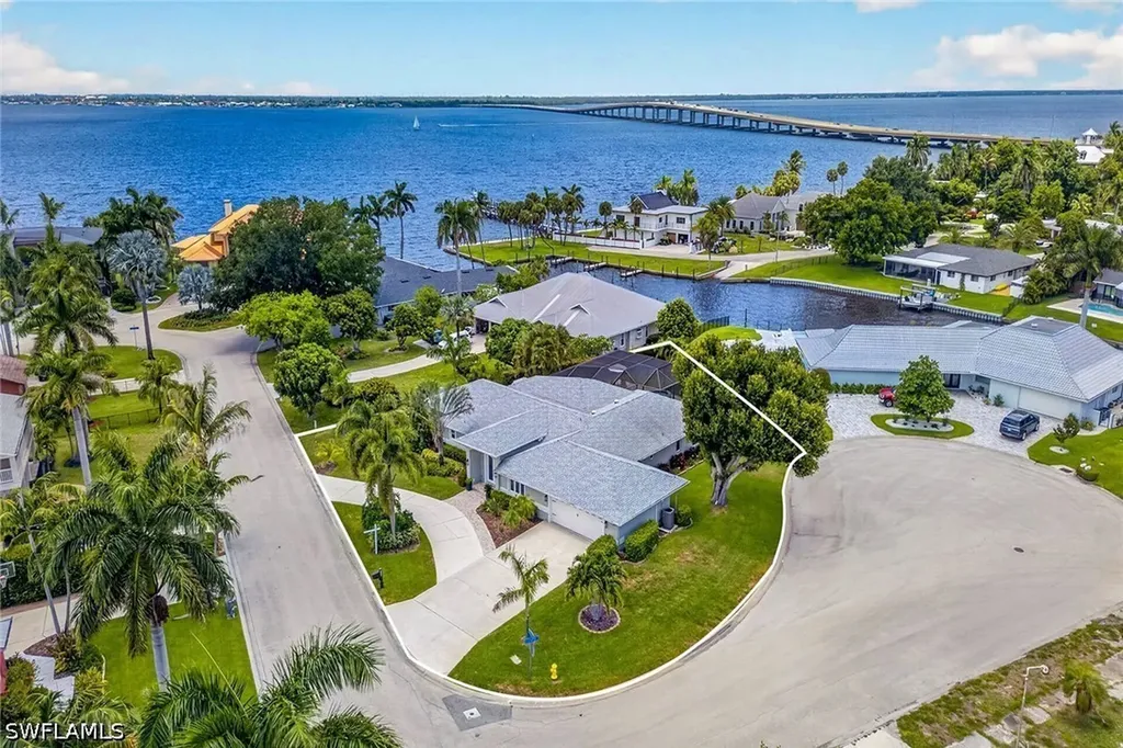 8390 Riviera Avenue Fort Myers FL 33919