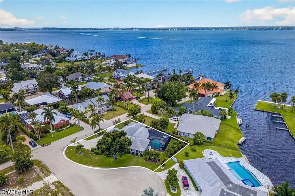 8390 Riviera Avenue Fort Myers FL 33919