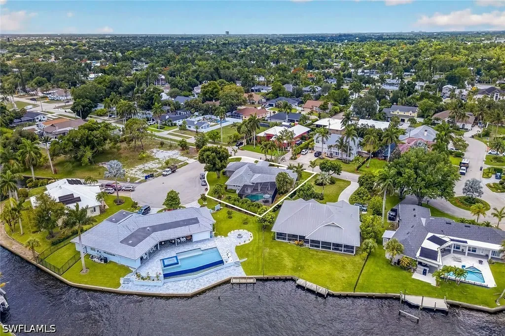8390 Riviera Avenue Fort Myers FL 33919