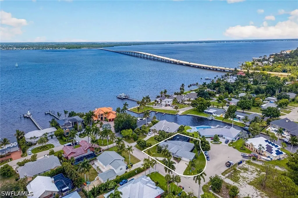 8390 Riviera Avenue Fort Myers FL 33919